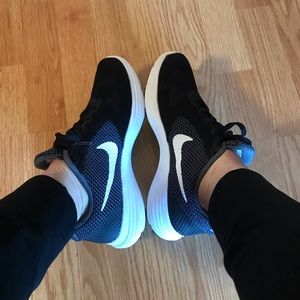 Nike tennis shoes